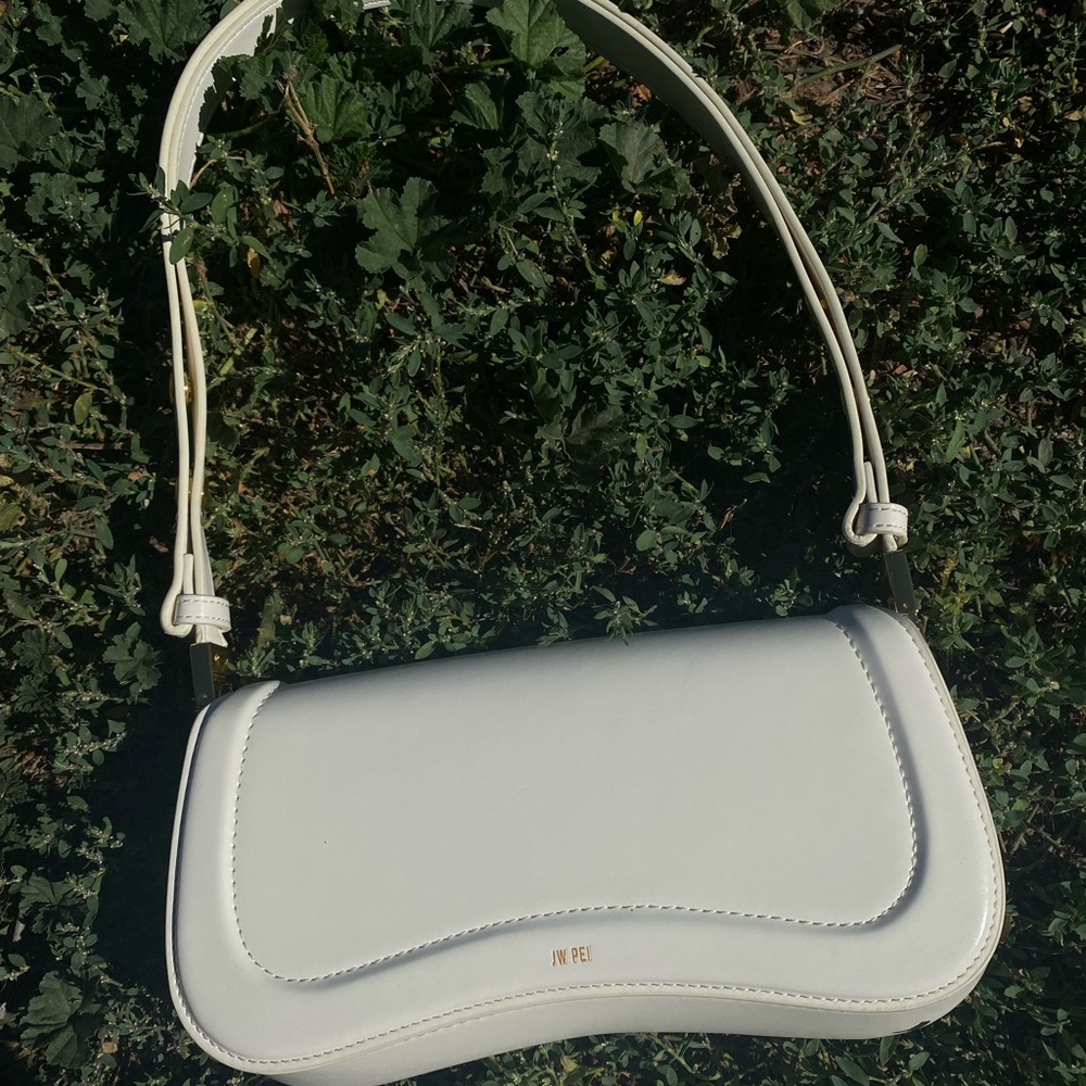 JW pei joy shoulder bag in white